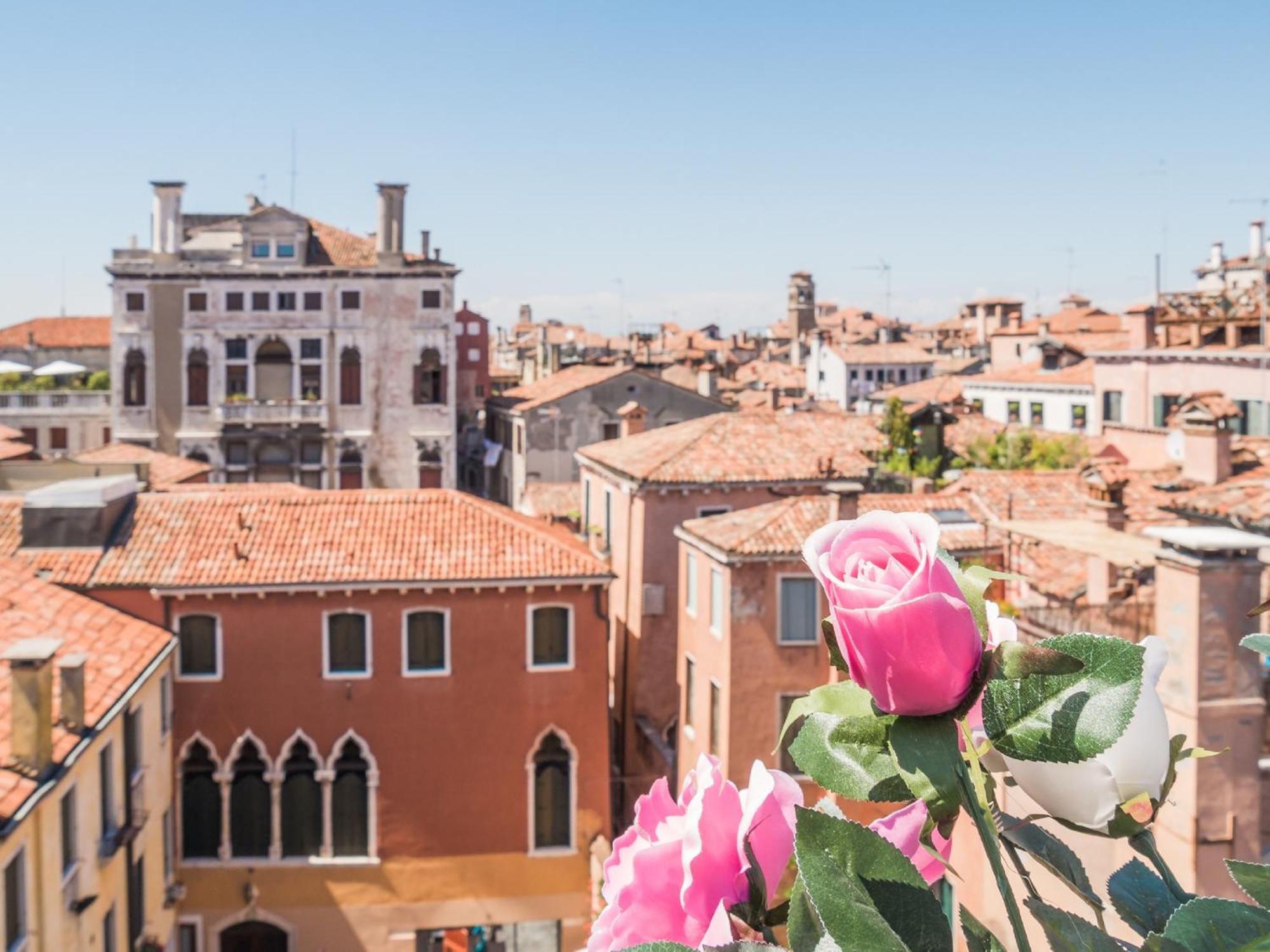 Venice Palace Tintoretto By Wonderful Italy Exterior photo