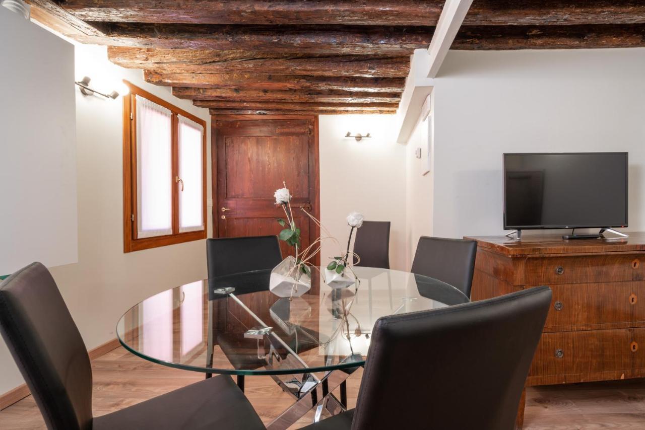 Venice Palace Tintoretto By Wonderful Italy Room photo